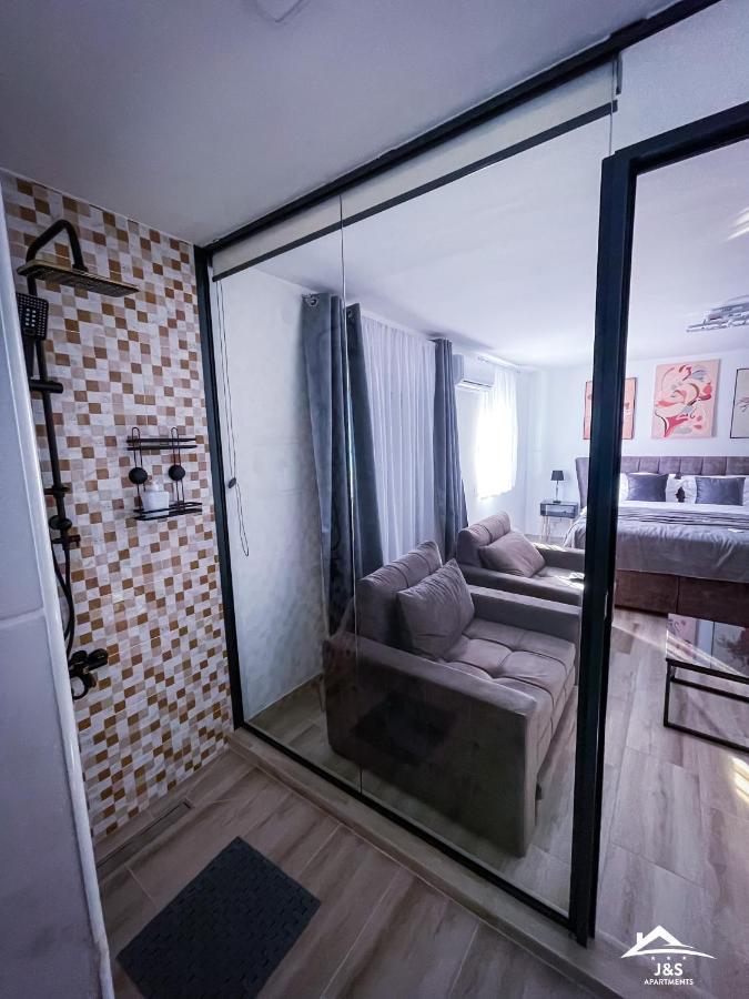 J&S Apartments Ni 外观 照片