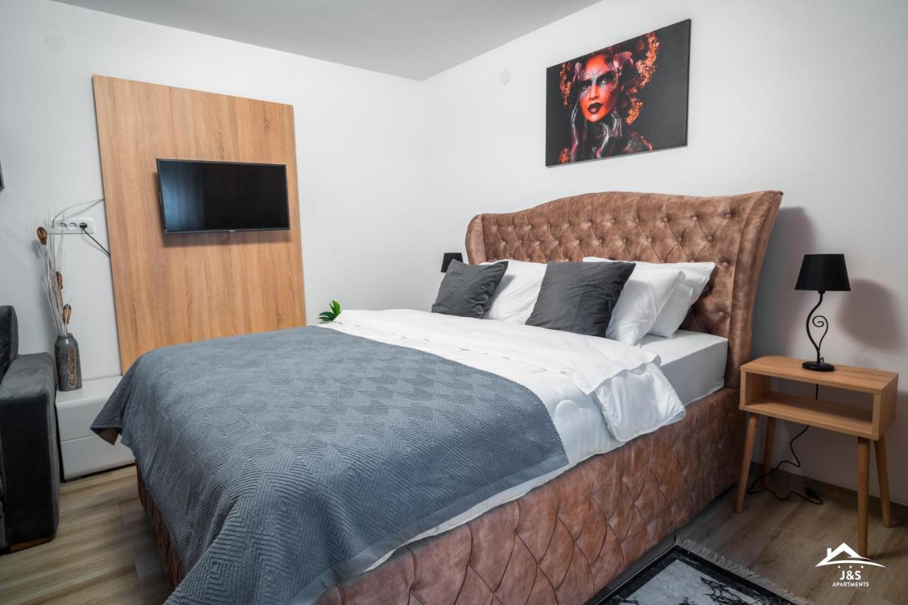 J&S Apartments Ni 外观 照片